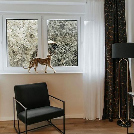 BlumenRaum - Ferienwohnung In Карлсруэ Экстерьер фото