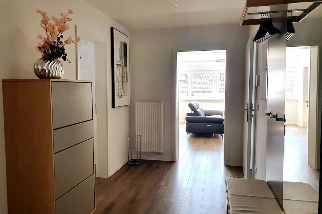 BlumenRaum - Ferienwohnung In Карлсруэ Экстерьер фото
