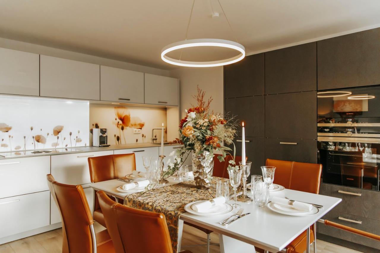 BlumenRaum - Ferienwohnung In Карлсруэ Экстерьер фото