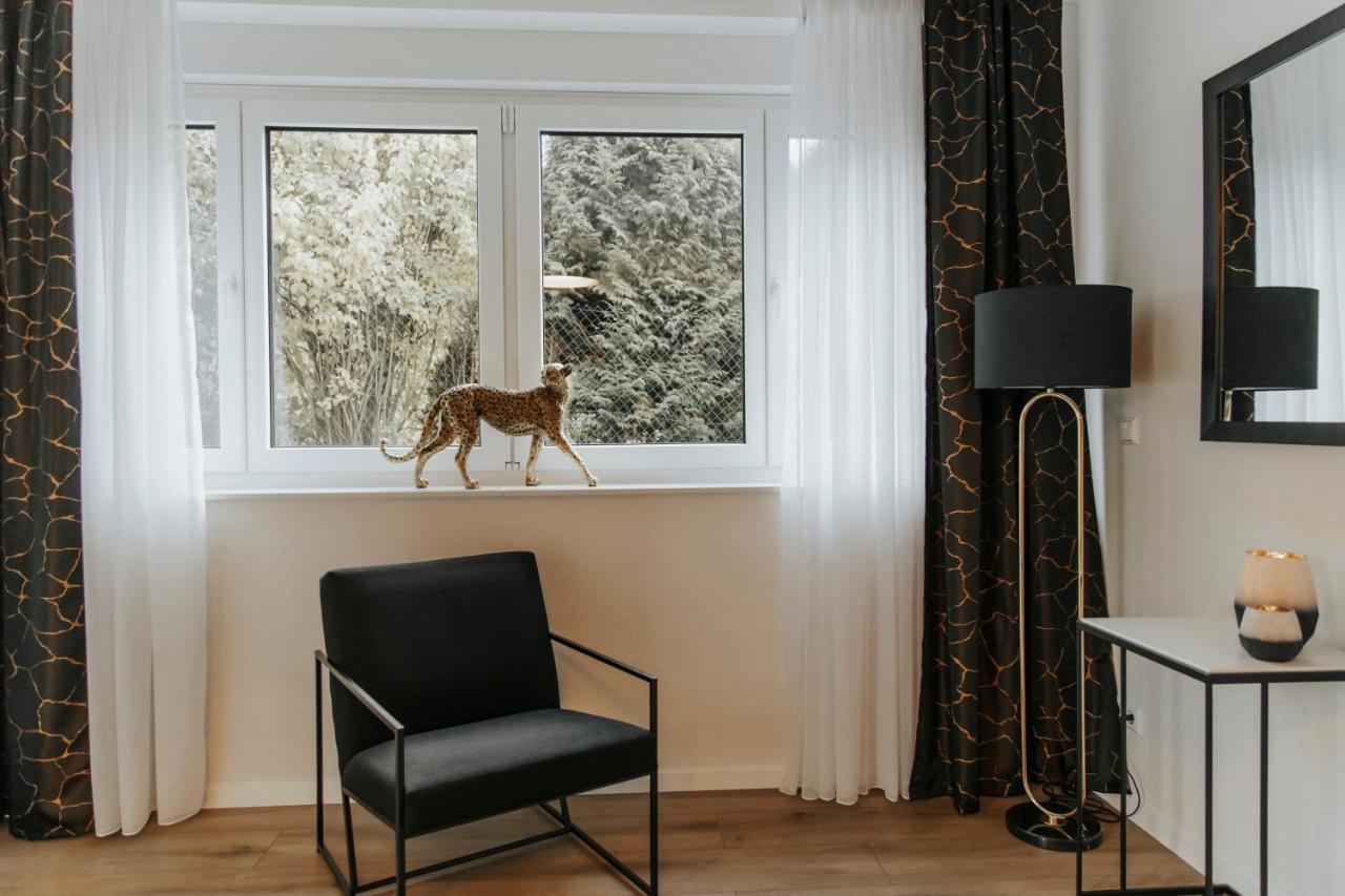 BlumenRaum - Ferienwohnung In Карлсруэ Экстерьер фото