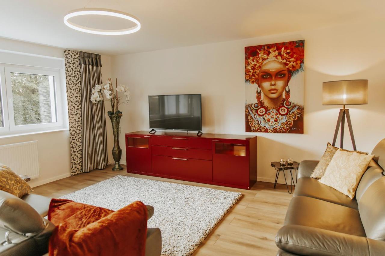 BlumenRaum - Ferienwohnung In Карлсруэ Экстерьер фото